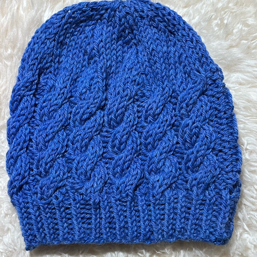 NWT Cabled Beanie Hat Blue S-M wool blue warm cables hand knit medium …